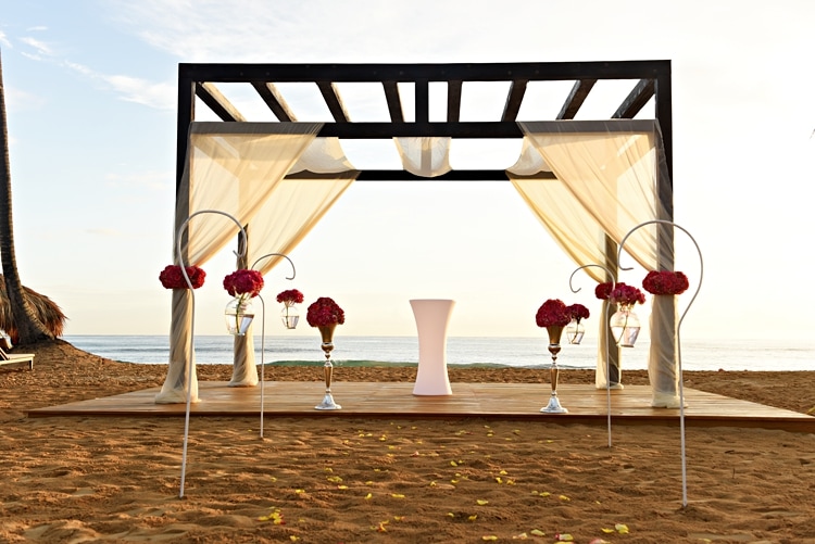 Free destination wedding giveaway Royalton Punta Cana  0433