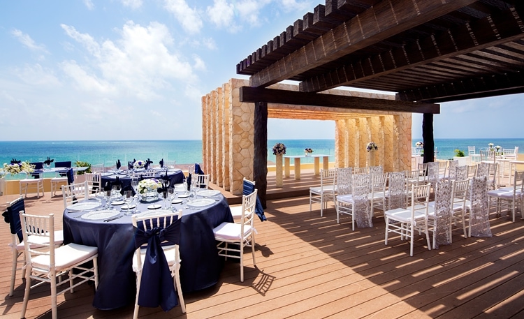 Free destination wedding giveaway Royalton Riviera Cancun  0420