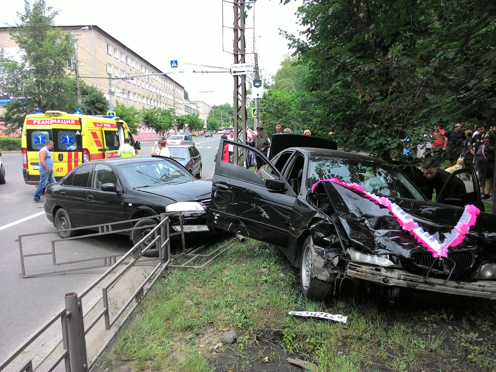 Пенза новости на сегодня происшествия. Авария свадебного кортежа. Свадебный кортеж попал в аварию.