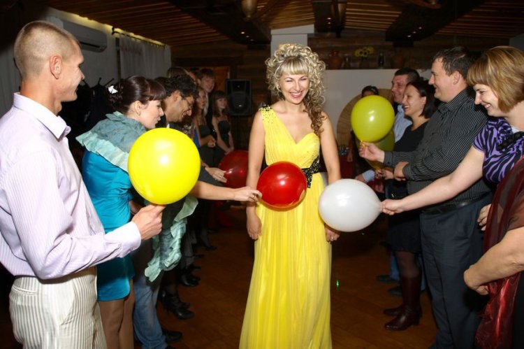 Конкурс с воздушными шарами для свадьбы