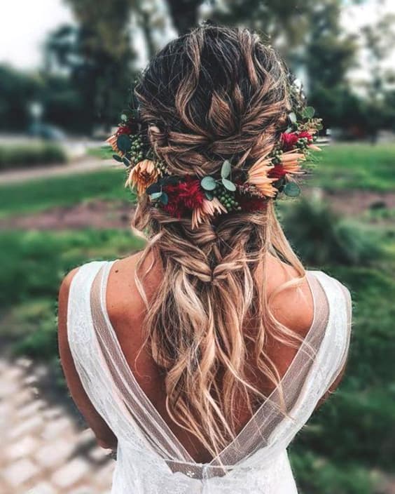 boho-bridal-hairstyles-wedding-hairstyle-trends-min