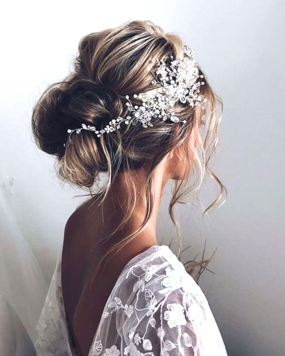 boho-messy-hairstyle-trends-2019-min
