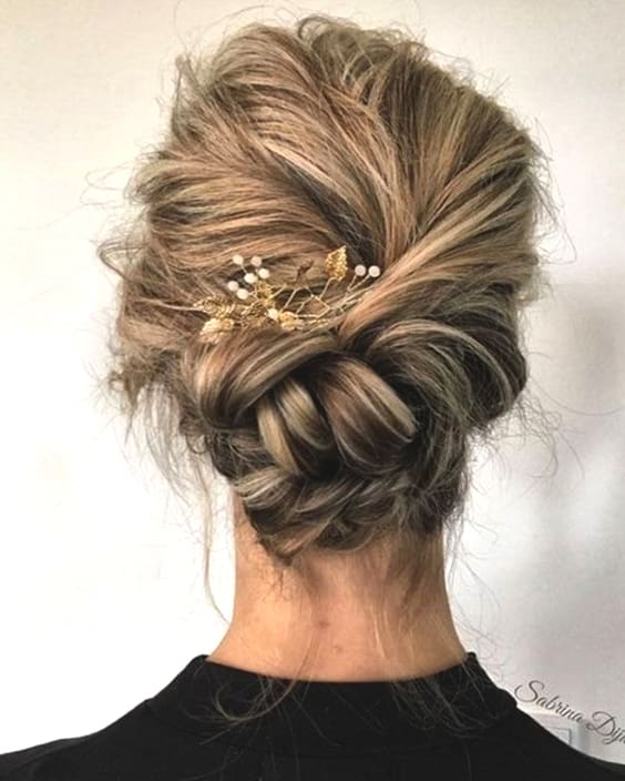braided-messy-updo-hairstyles-bridal-2019-min
