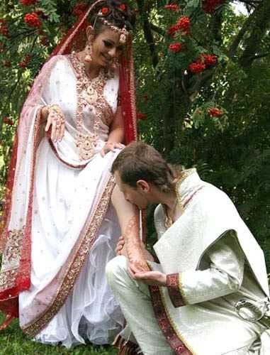 Поздравление на свадьбу в индийском стиле